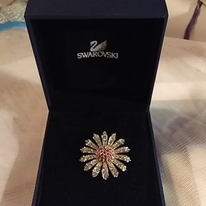 Swarovski Pink Daisy pin